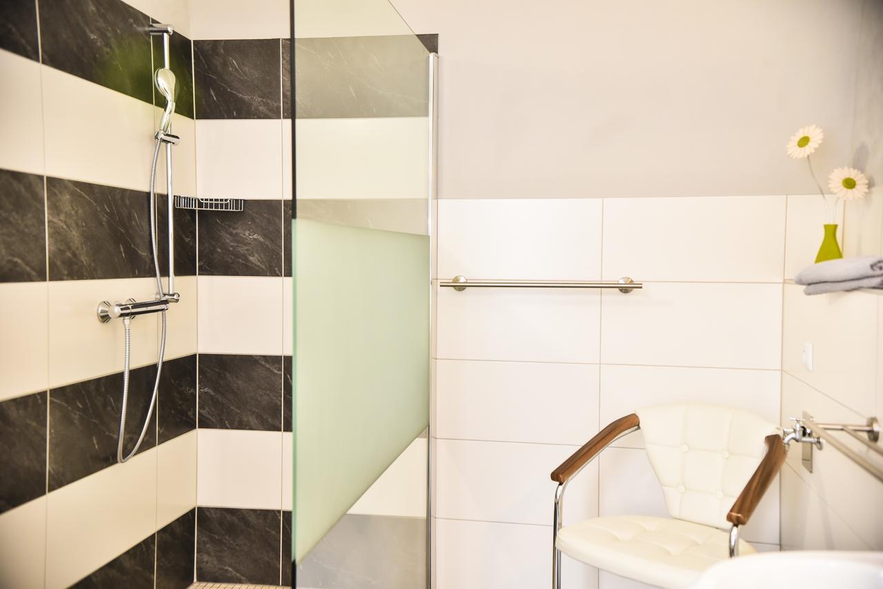Ferienwohnung Schwarz & Weiss Άιζεναχ Εξωτερικό φωτογραφία